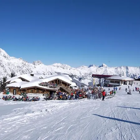 Appartementhaus Anna * レオガング