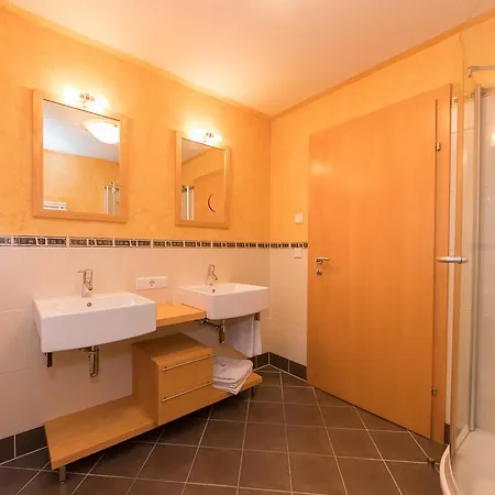 Appartementhaus Anna * レオガング